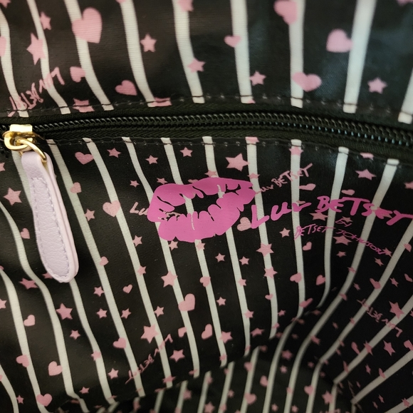 Backpack - Picture 8 of 15